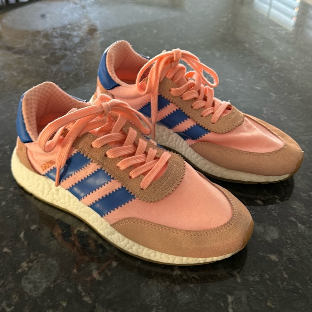 Adidas Iniki runner size 7